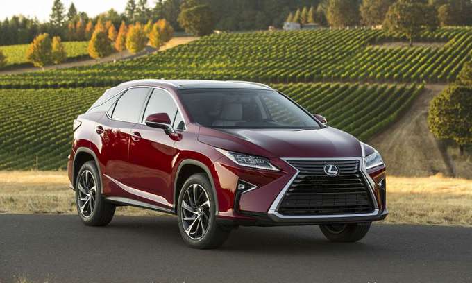 Top 10 xe sang bán chạy tại Mỹ năm 2017